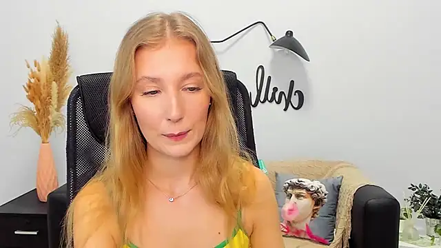 Snapshot of LolaWilsons chatting on January 17, 2025, 12:52 pm LolaWilsons online show from January 17, 2025, 12:52 pm