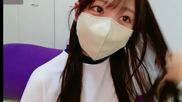 sara-a-jp online show from December 17, 2025, 2:39 am