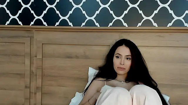 Snapshot of Amber_Rush_ chatting on March 20, 2025, 2:08 am Amber Rush  online show from March 20, 2025, 2:08 am