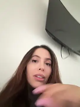 Snapshot of Amber_Rush_ chatting on October 15, 2025, 8:09 pm Amber Rush  online show from October 15, 2025, 8:09 pm