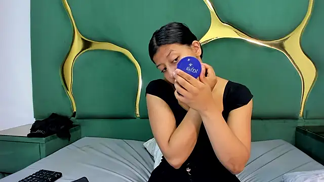 VaneLin18 online show from November 27, 2025, 7:16 pm