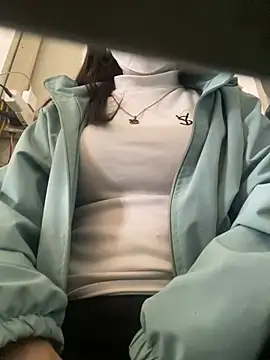 Tuongvy05 online show from January 1, 2025, 6:37 am