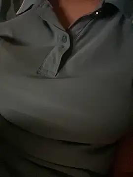 Tuongvy05 online show from October 13, 2025, 4:07 pm