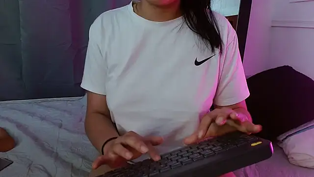 Snapshot of Susana_hank2 chatting on January 13, 2025, 11:49 pm Susana hank2 online show from January 13, 2025, 11:49 pm