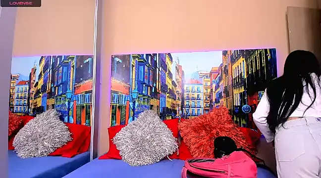 CristalLoren online show from February 11, 2025, 12:27 pm