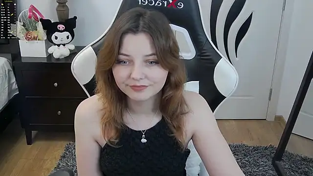 pretty little thing online show from May 13, 2026, 5:32 pm
