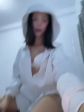 Carlita cute online show from April 16, 2026, 5:08 am