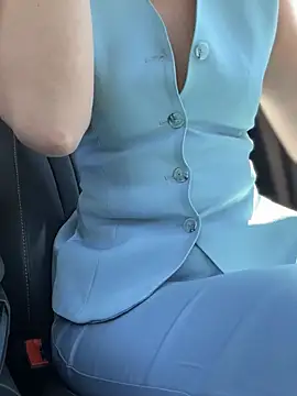 Crazy-Rosa online show from April 2, 2026, 5:27 am