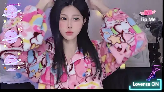 Snapshot of O0_0Q chatting on December 25, 2024, 1:09 pm O0 0Q online show from December 25, 2024, 1:09 pm