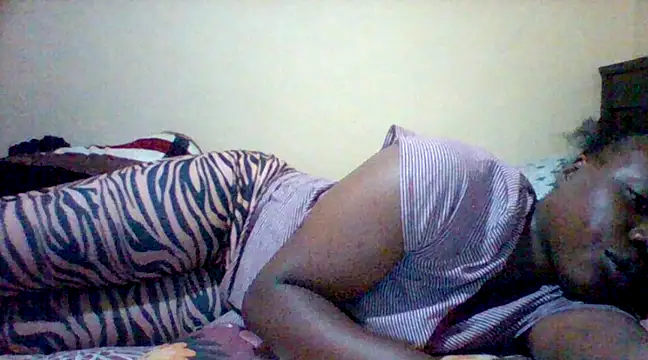 EBONYVANILLA02 online show from February 26, 2025, 8:33 pm