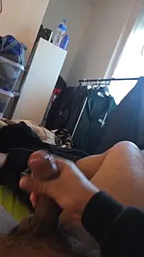 Macholatino8611 online show from April 6, 2026, 4:08 pm