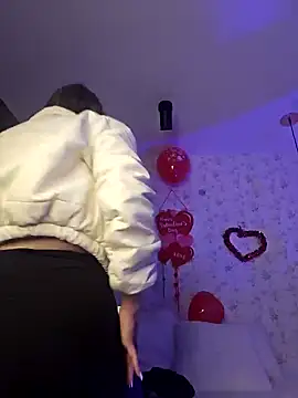 Snapshot of valery_mora chatting on February 12, 2025, 1:27 pm valery mora online show from February 12, 2025, 1:27 pm