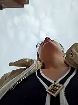 Snapshot of valery_mora chatting on February 25, 2025, 1:39 pm valery mora online show from February 25, 2025, 1:39 pm