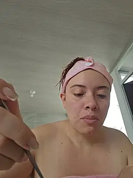 Snapshot of valery_mora chatting on October 27, 2025, 4:44 pm valery mora online show from October 27, 2025, 4:44 pm