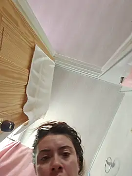 Snapshot of valery_mora chatting on November 21, 2025, 6:17 pm valery mora online show from November 21, 2025, 6:17 pm