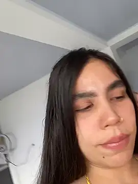 Cuteandhornyy online show from March 15, 2026, 9:32 pm