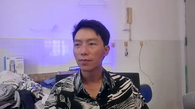 xhqds online show from April 20, 2026, 7:22 am