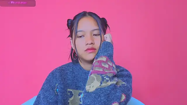 Natsu   online show from December 4, 2024, 1:58 am