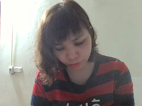 Angela-Eira online show from December 5, 2025, 10:24 am