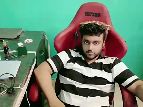 Snapshot of telugu_boy_ chatting on October 17, 2025, 3:53 am telugu boy online show from October 17, 2025, 3:53 am