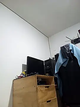 weedmanhot28 online show from February 6, 2025, 12:11 am