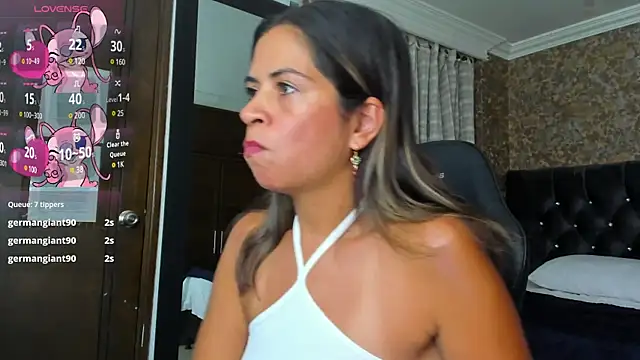 stella xue online show from February 11, 2025, 10:50 pm