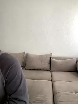 belle98 online show from October 3, 2025, 10:34 am