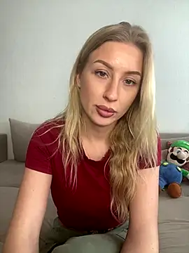 belle98 online show from November 30, 2025, 12:31 pm