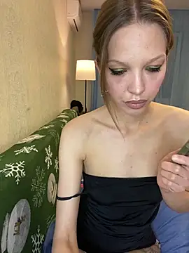 Snapshot of KateMariett chatting on June 7, 2026, 9:18 pm KateMariett online show from June 7, 2026, 9:18 pm