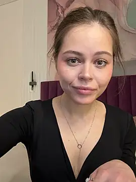 Kelly Cuutie online show from March 21, 2026, 12:37 am