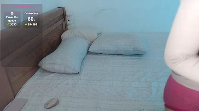 Baby Claraa online show from November 19, 2025, 6:02 am