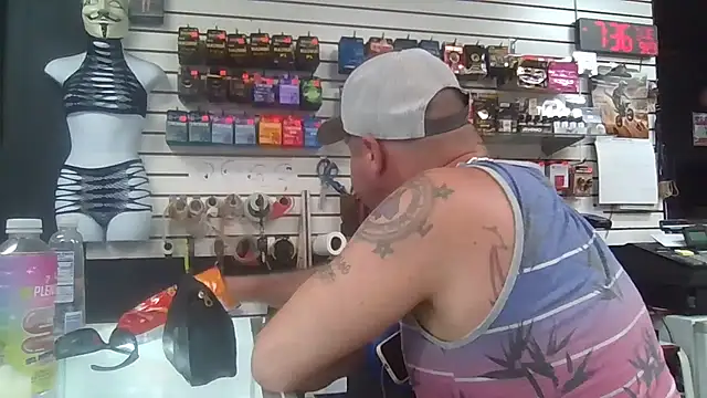 Snapshot of RawRyder8 chatting on September 24, 2025, 2:37 am RawRyder8 online show from September 24, 2025, 2:37 am