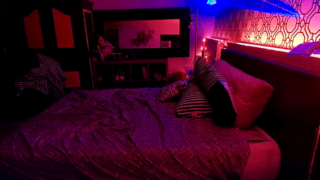 Snapshot of RawRyder8 chatting on October 7, 2025, 11:40 am RawRyder8 online show from October 7, 2025, 11:40 am