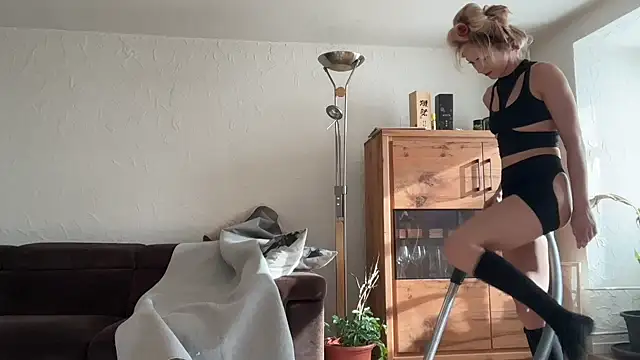 missdaisydiamond777 online show from February 2, 2026, 10:03 am