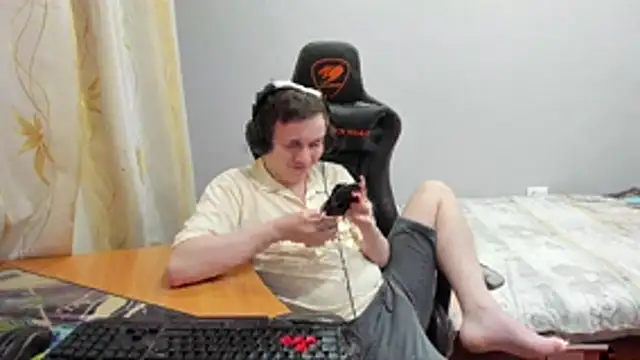 iliaskrislove online show from February 9, 2026, 2:54 pm