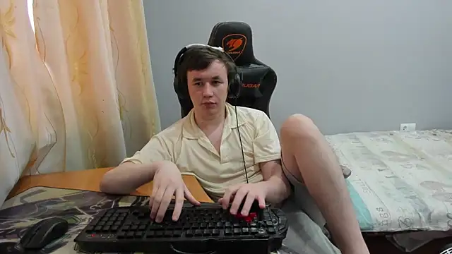 iliaskrislove online show from February 18, 2026, 3:57 am