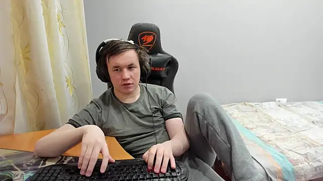 iliaskrislove online show from February 24, 2026, 4:49 pm