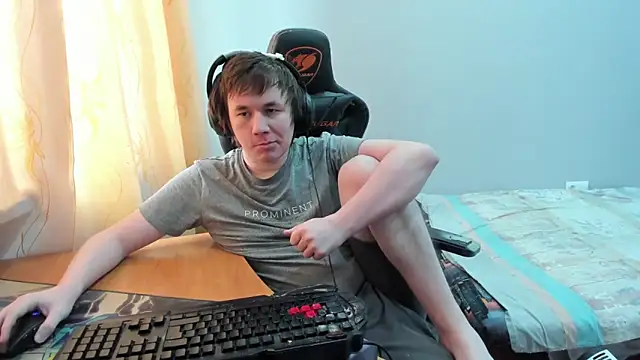 iliaskrislove online show from March 11, 2026, 6:52 am