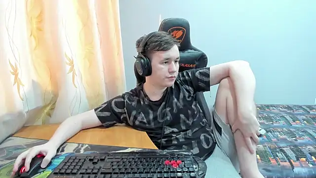 iliaskrislove online show from May 18, 2026, 4:13 pm