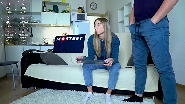 littlesweettifany online show from December 12, 2024, 9:40 am