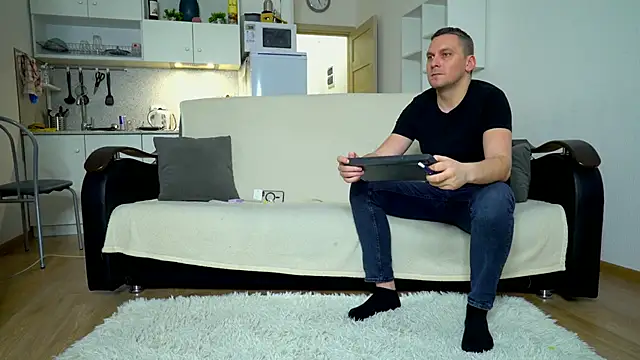 littlesweettifany online show from February 6, 2025, 3:41 pm