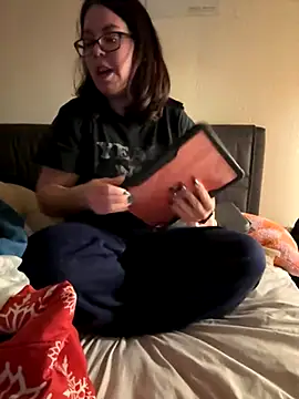 FreakNastyLacie online show from December 4, 2025, 4:00 am