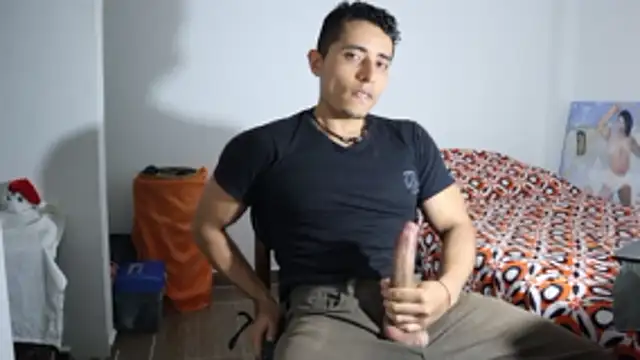 Snapshot of SeanToro chatting on December 16, 2025, 4:34 pm SeanToro online show from December 16, 2025, 4:34 pm