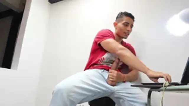 Snapshot of SeanToro chatting on January 12, 2026, 4:23 pm SeanToro online show from January 12, 2026, 4:23 pm