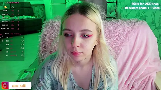 Alice Halle online show from December 15, 2024, 10:28 am