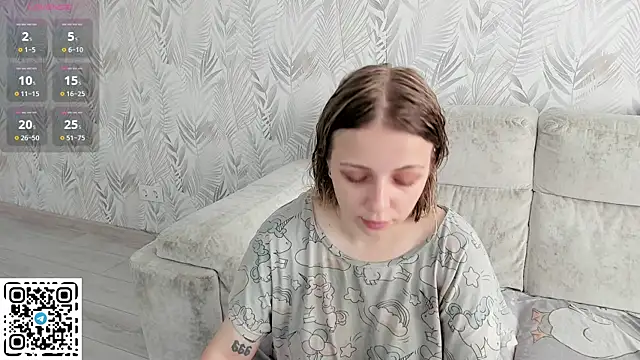 Snapshot of Alice_Halle chatting on July 19, 2026, 7:12 am Alice Halle online show from July 19, 2026, 7:12 am