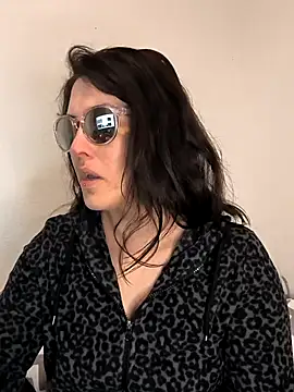 Linalicious online show from April 1, 2026, 7:09 am