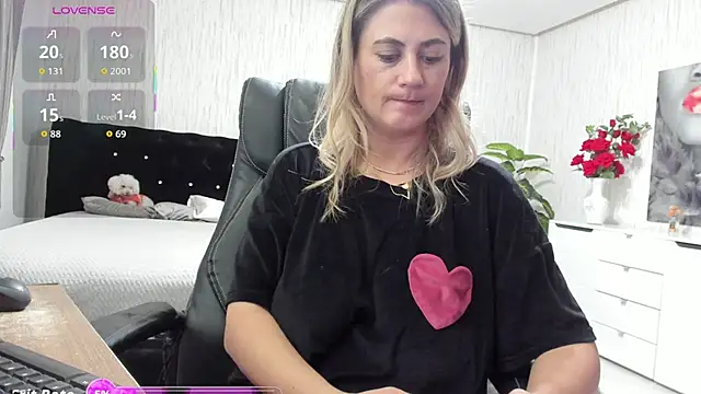 KattyeFox online show from November 27, 2025, 10:45 pm