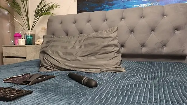 Strip-Lady online show from April 21, 2026, 2:56 pm