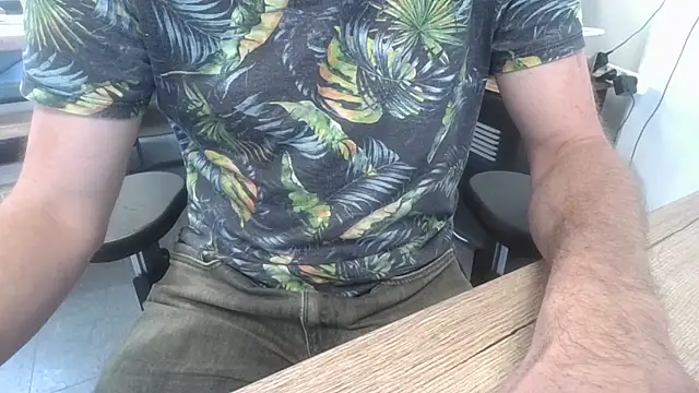 Michealtje85 online show from July 6, 2026, 1:52 pm